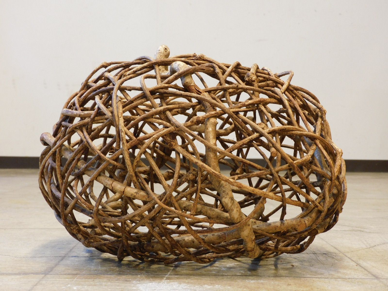 ふるいあけび編みの籠 花籠