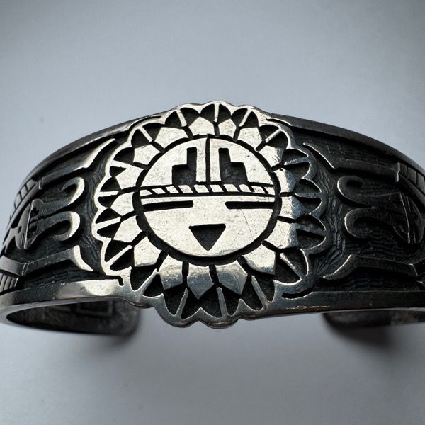 HOPI Gerald Lomaventema サンフェイス バングル HOPI Gerald Lomaventema サンフェイス バングル