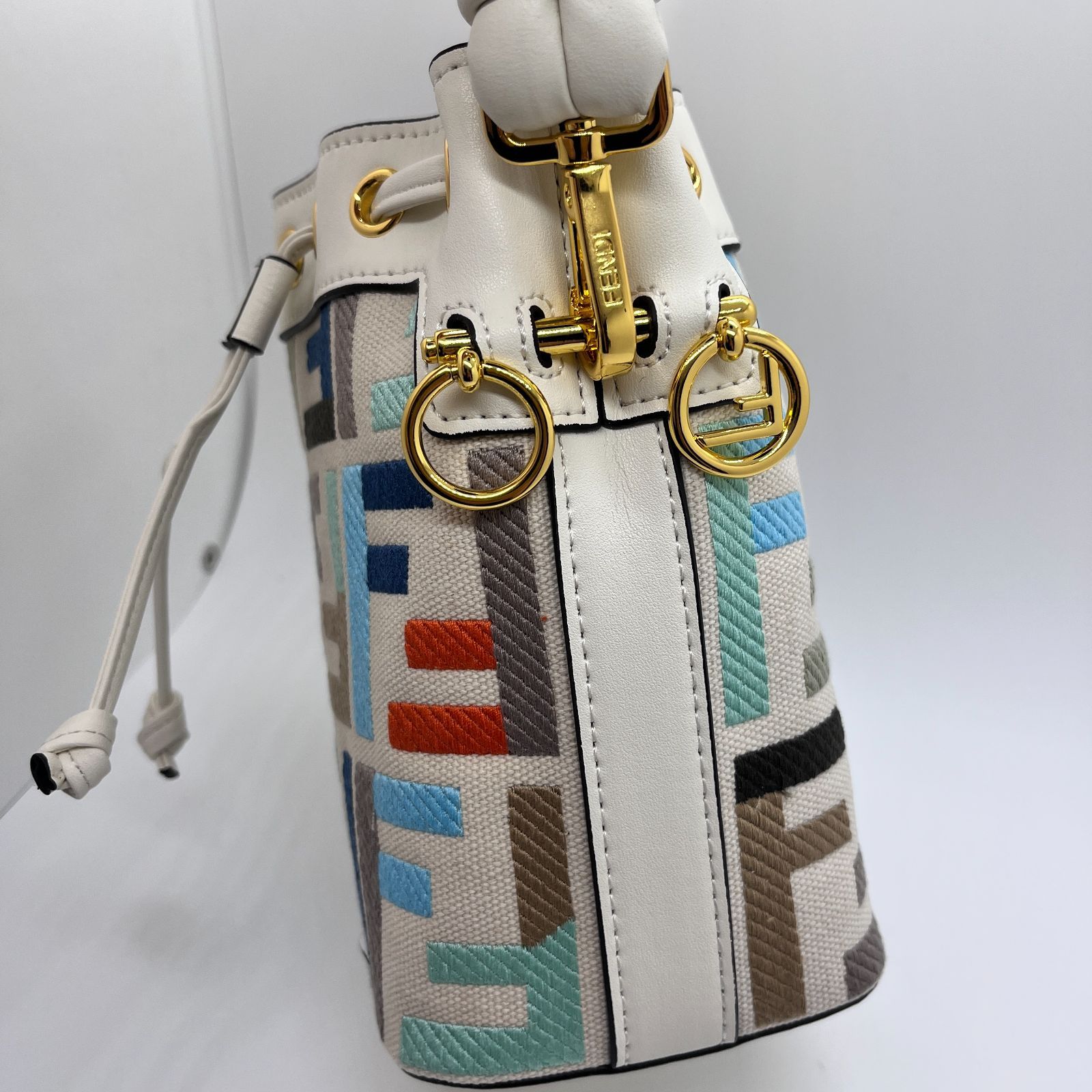 フェンディ FENDI モントレゾール ミニバッグ 巾着バッグ FF柄 - メルカリ