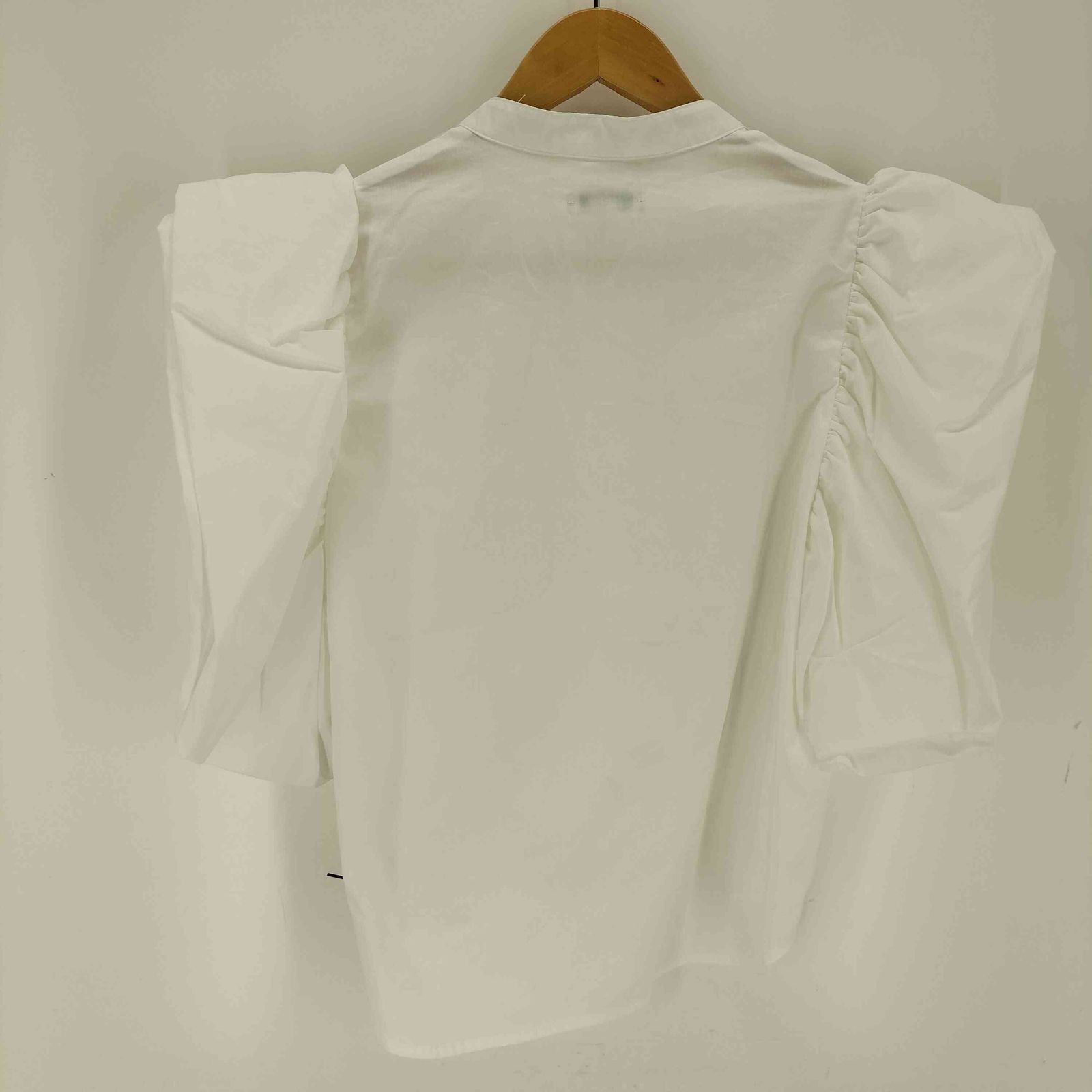 新品未使用　Ameri PETAL SLEEVE COMPACT BLOUSE Ameri（アメリ）の「PETAL SLEEVE COMPACT BLOUSE（シャツ