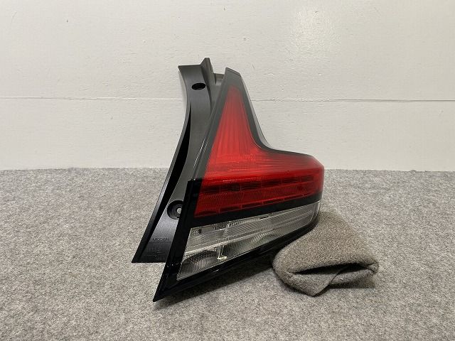 YOURS 〇日産 リーフ 専用 ブレーキ 全灯化 キット テール LED 4灯化