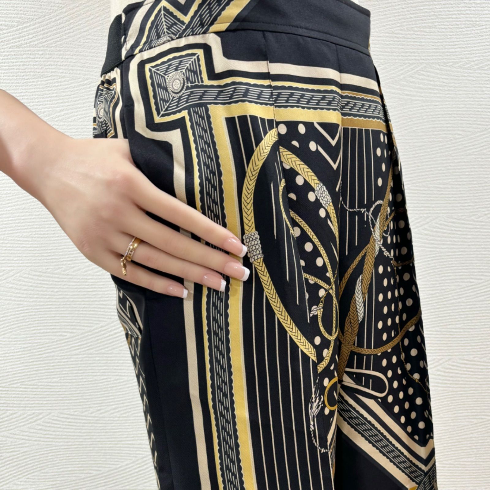 激安正規  希少!未使用品◎HERMESエルメス シルクパンツ/シルク100 パンツ