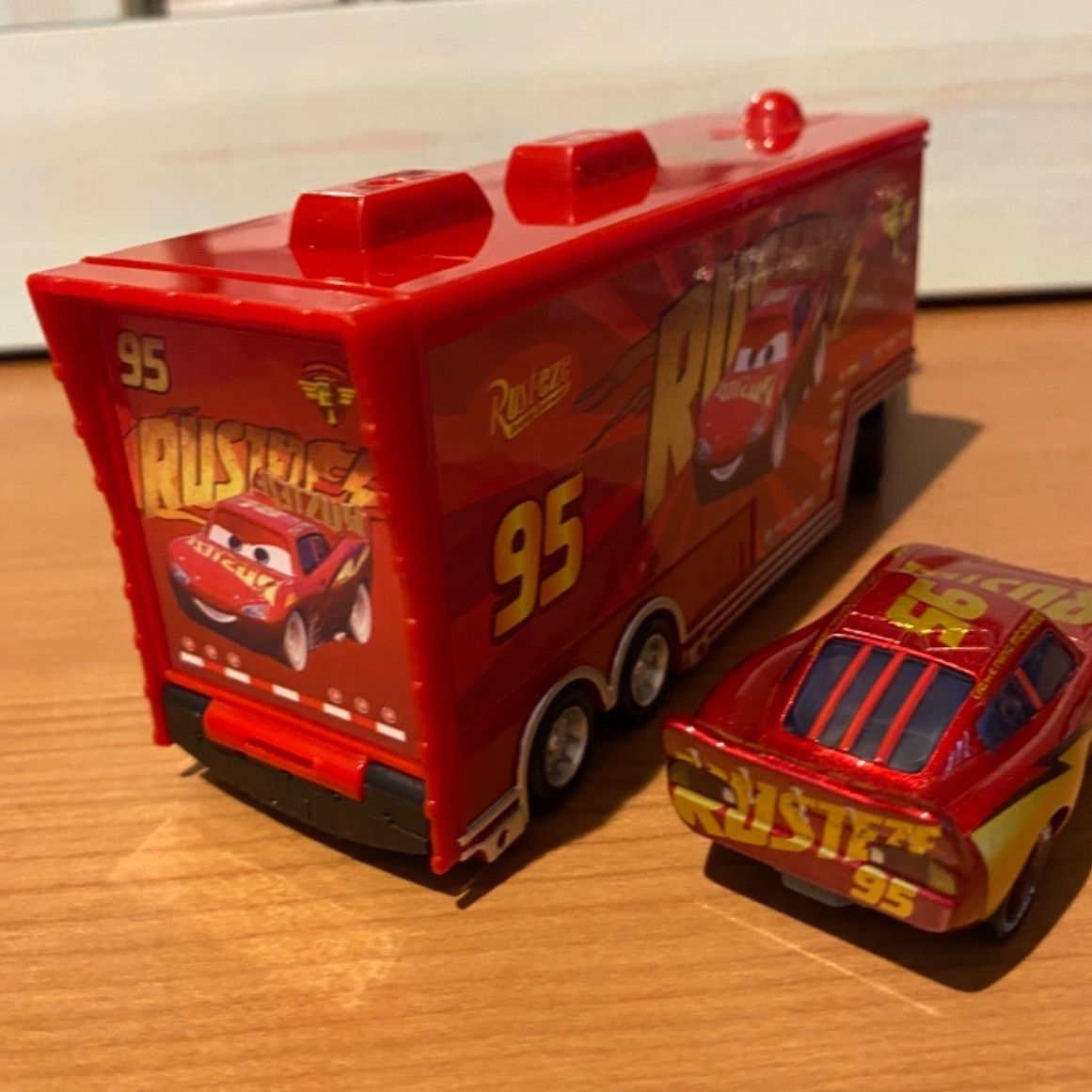 マックイーン トレーラー 赤 新品未使用 カーズ マック トラック トレーラーマックイーン