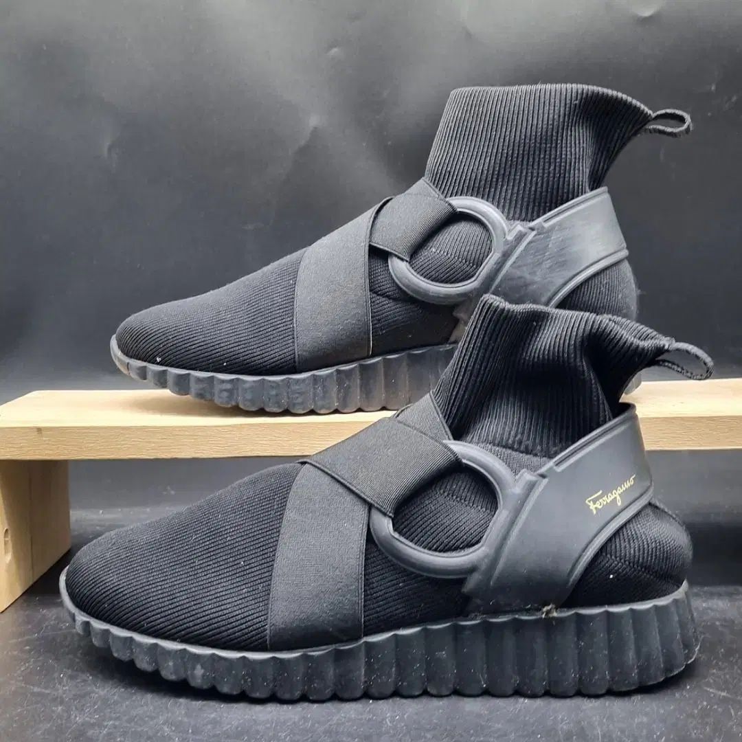 Salvatore Ferragamo Raquel ソックススニーカー Ferragamo ソックススニーカー Salvatore Ferragamo Raquel ソックス