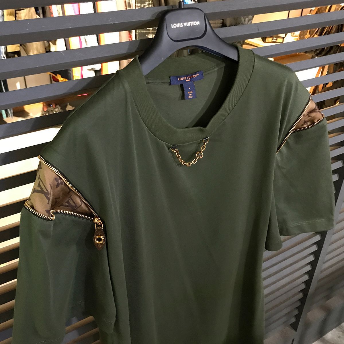 モノグラム ジッパースリーブ