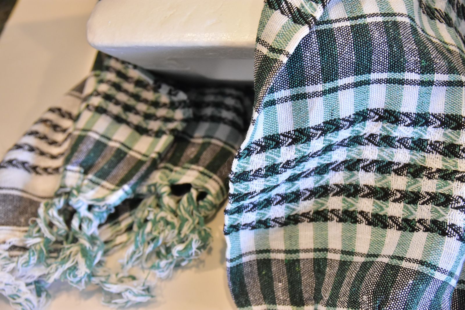 カフィーヤ（クーフィーヤ） アラブの頭巾 ターバン パレスチナ 白黒＋