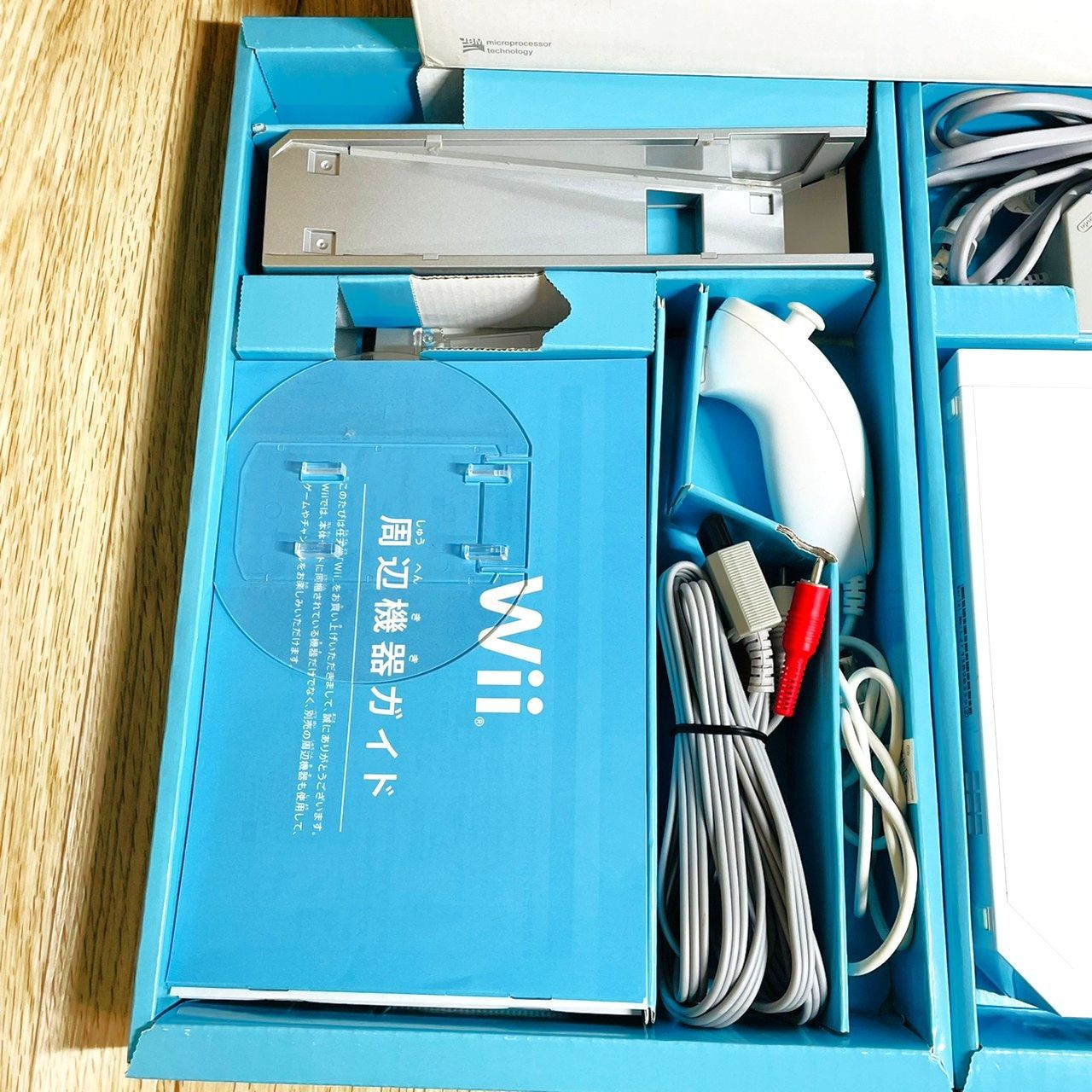 すぐ遊べる】完品 Wii 本体 セット 箱あり おまけソフト2本付き - メルカリ すぐ遊べる】完品 Wii 本体 セット 箱あり おまけソフト2本付き - メルカリ