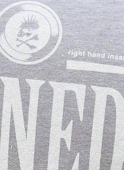 VネックTシャツ