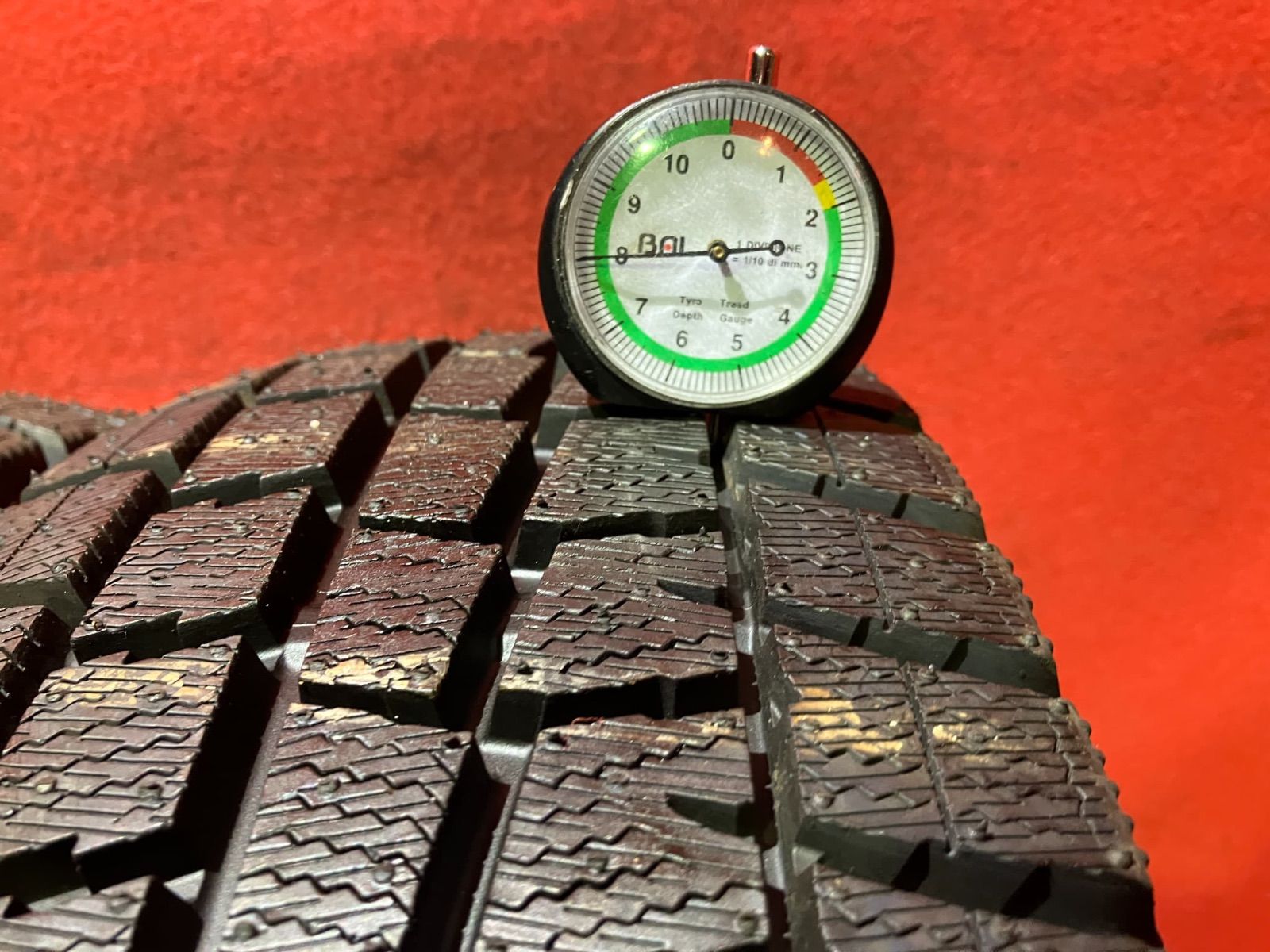 スタッドレスタイヤ