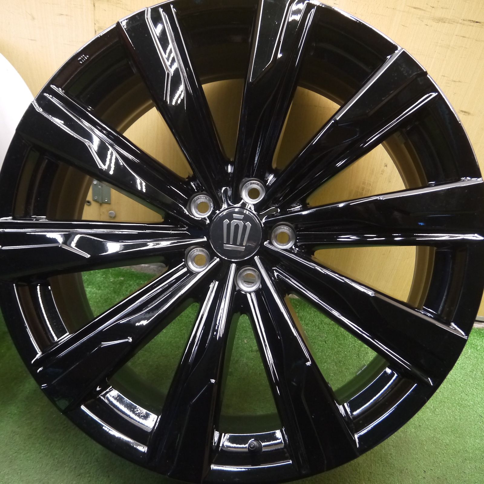 クラウンスポーツ純正ホイール21インチ4本　新車外し 新車外し品】トヨタ クラウンスポーツ 純正 21in 8.5J +35