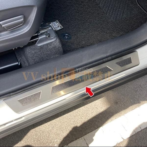 トヨタ カローラクロス 10系 2021年9月? スカッフプレート 外側 サイド ステップガード ガーニッシュ ステンレス製 傷付き?汚れ防止 4P 560