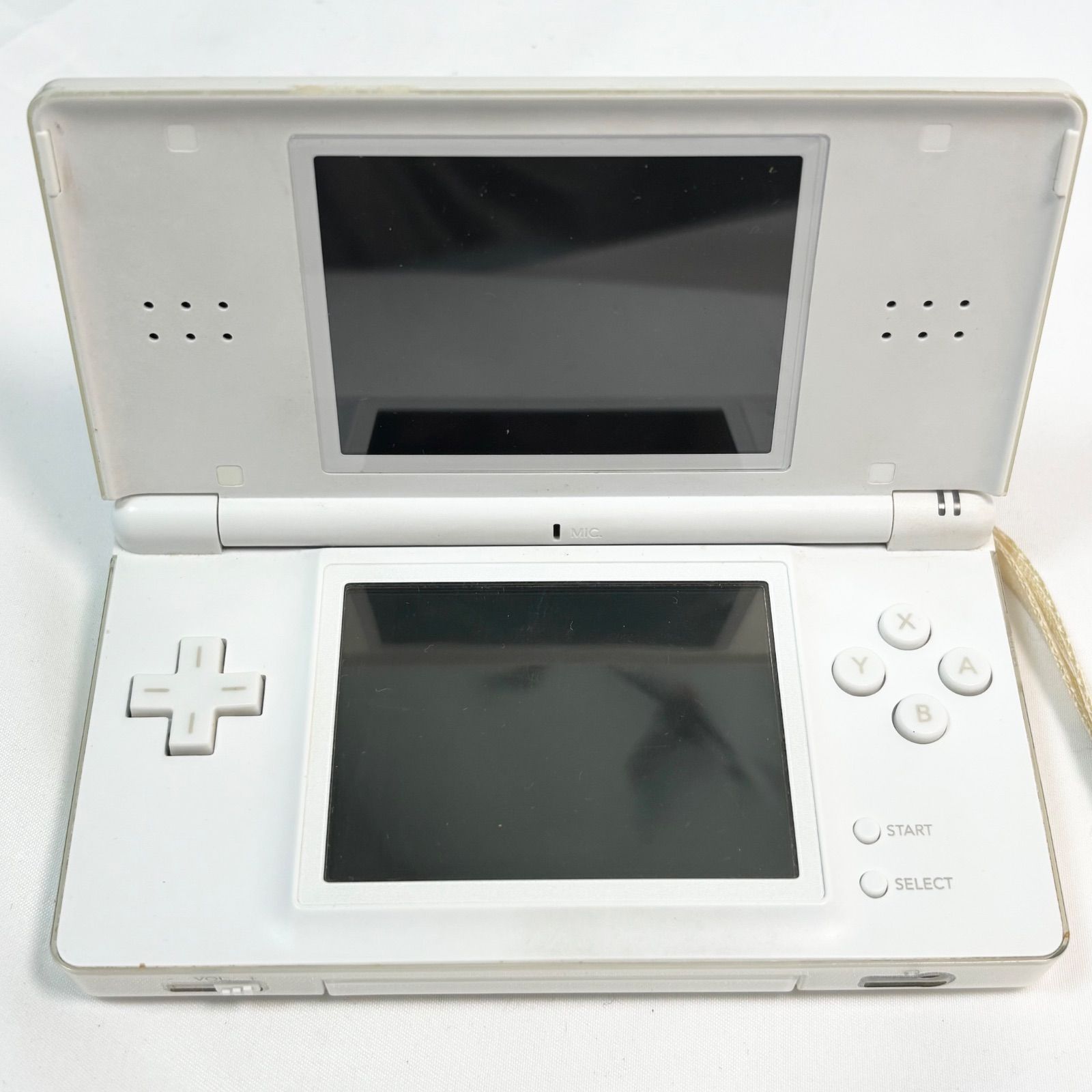 任天堂　ニンテンドーDSiLL本体　純正充電器付き　美品 ♦︎美品♦︎Nintendo♦︎DSiLL♦︎本体♦︎充電器付き♦︎213