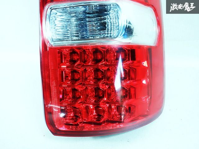 ★美品★TOYOTA ノア ZRR70 70系 LED全灯 純正テールレンズ ☆美品☆TOYOTA ノア ZRR70 70系 LED全灯 純正テールレンズ 2025