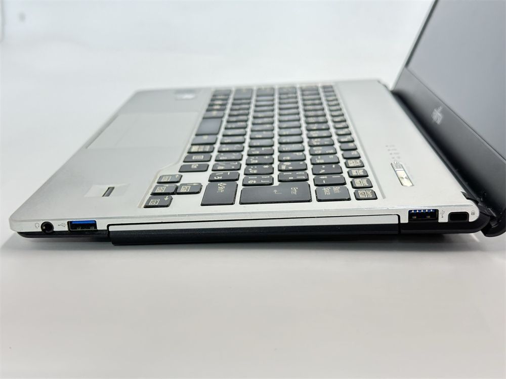 送料無料 保証付 日本製 13.3型 ノートパソコン 富士通 S904/J 中古 