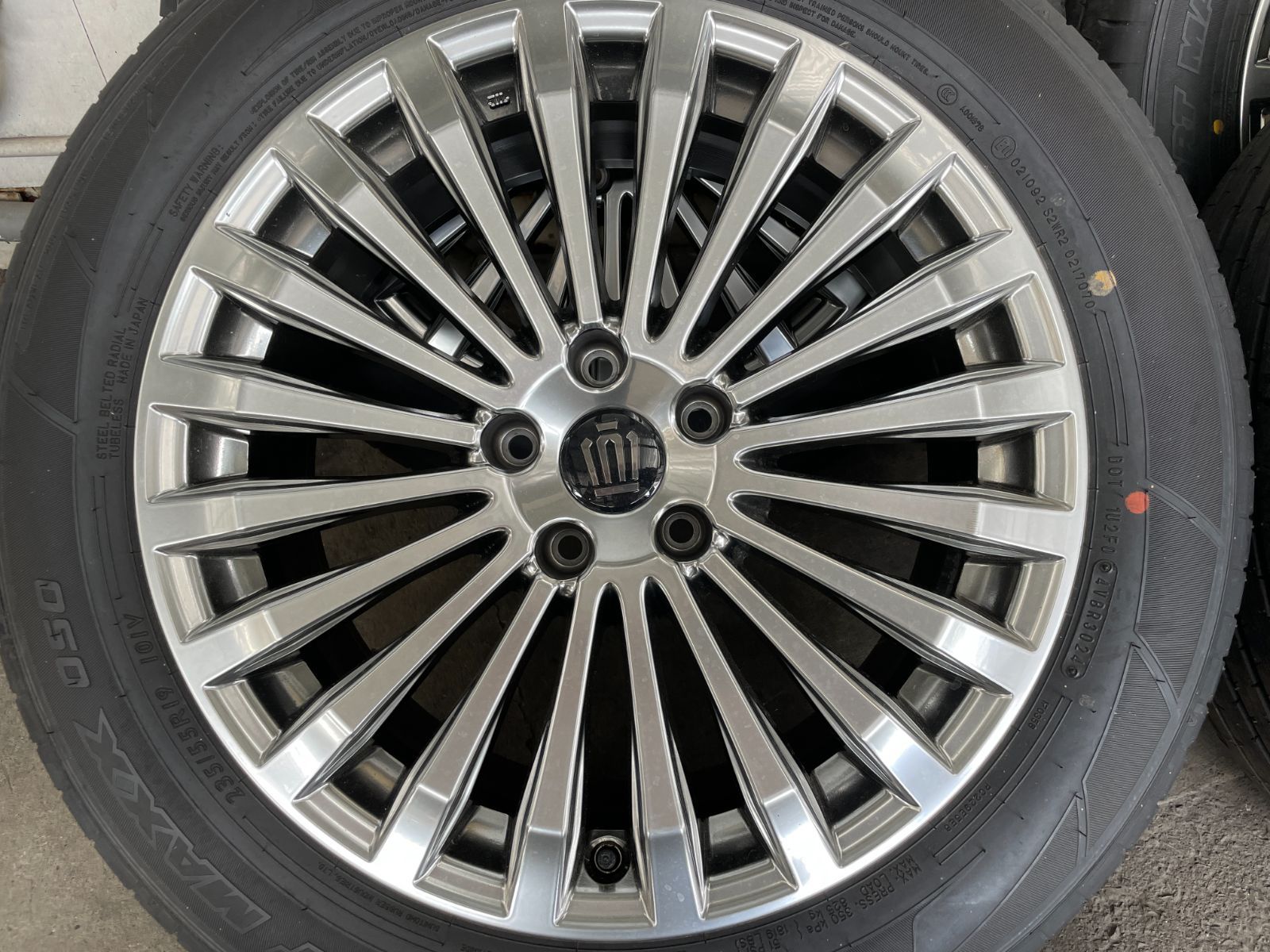 新車外し バランス調整済み トヨタ クラウンセダン 純正 19インチ PCD120 8J 30 製 DUNLOP SPSPORT MAXX 050 235 55R19 新車外し品 USTAUSTRALIA_COM_AU