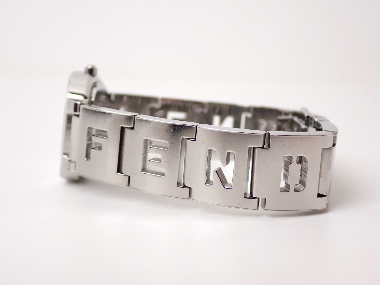 FENDI(フェンディ) オロロジウォッチ レディース クオーツ 3050L