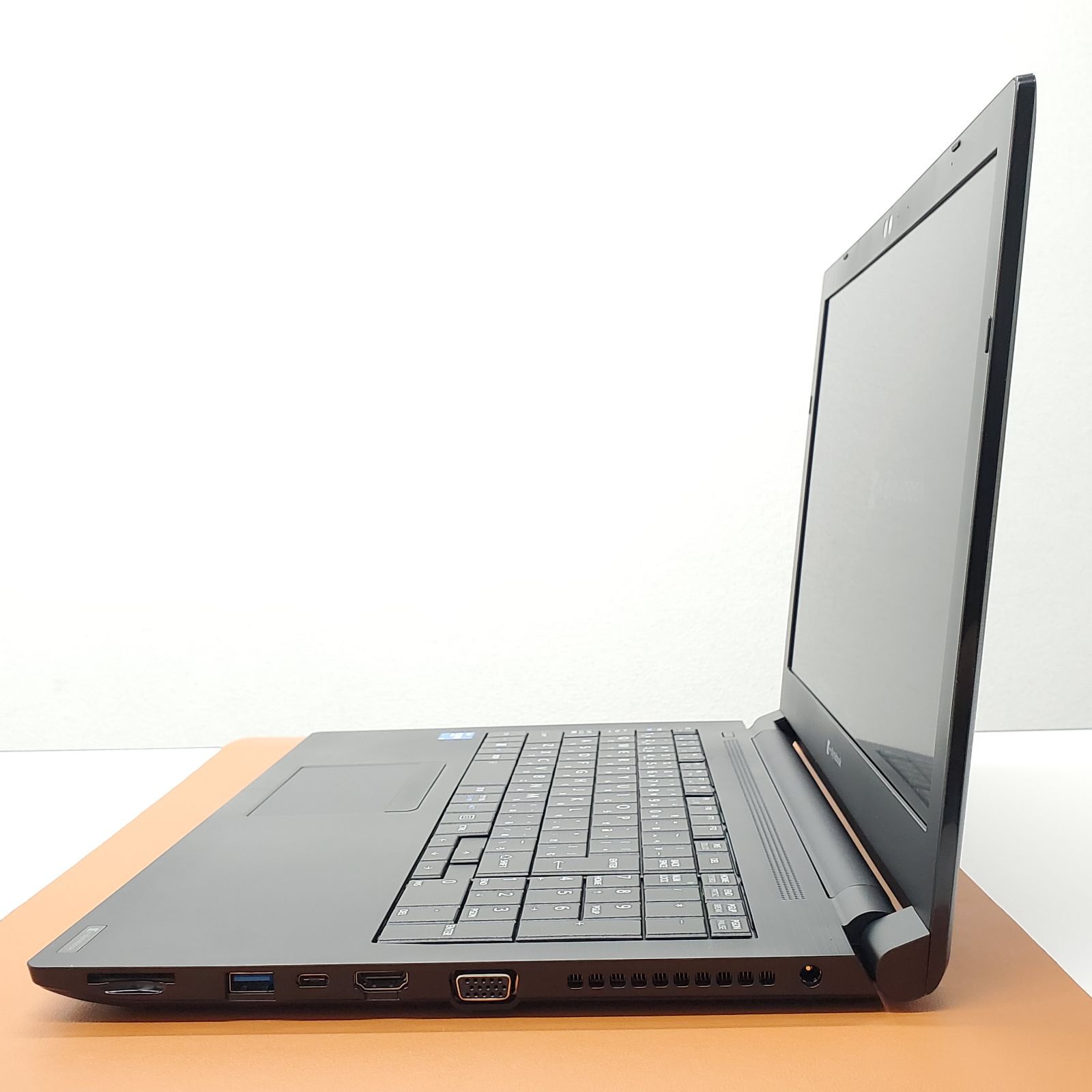 15.6型ノートパソコン