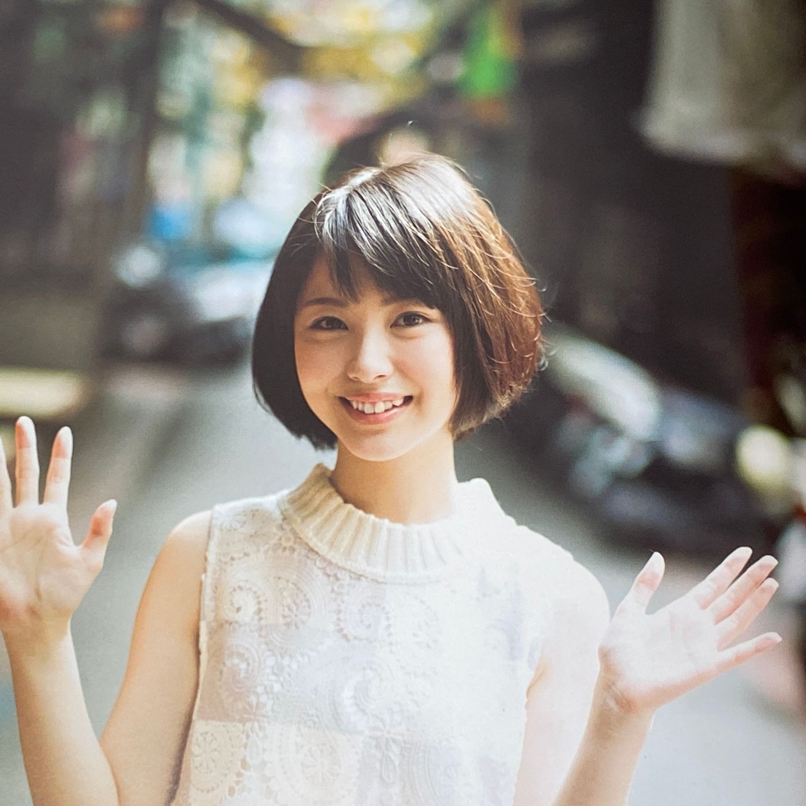 □浜辺美波写真集 voyage 中古品 smbetc088599 - メルカリ