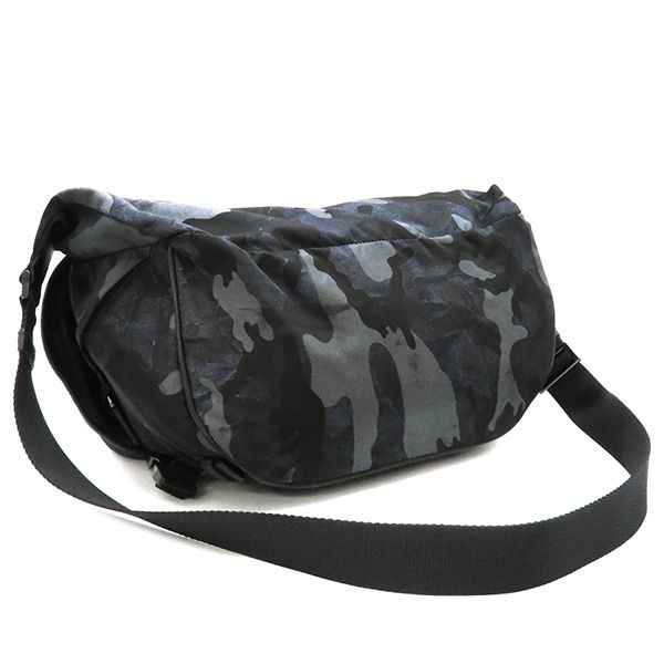 【美品】プラダ メッセンジャーバッグ レザー×ナイロン 迷彩 黒系 VA0994 美品】プラダ メッセンジャーバッグ レザー×ナイロン 迷彩 黒系 VA0994