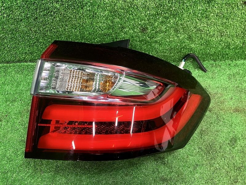 オデッセイ RC4 右テールランプ テールライト ハイブリッドアブソルート HSアドバンスド AL 13C022 33500-T6C-003 NH820P
