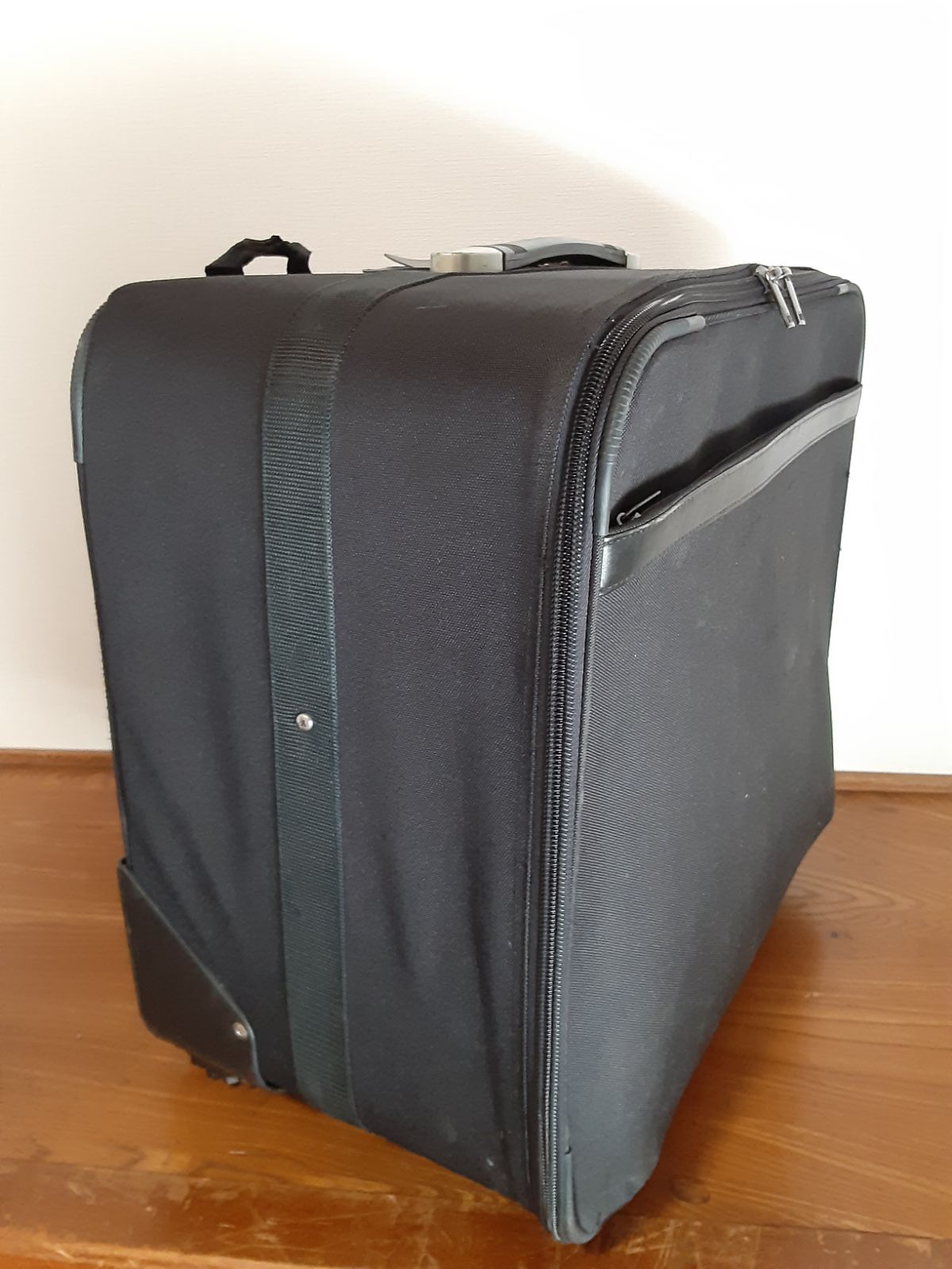 キャスター付き キャリーバック❖