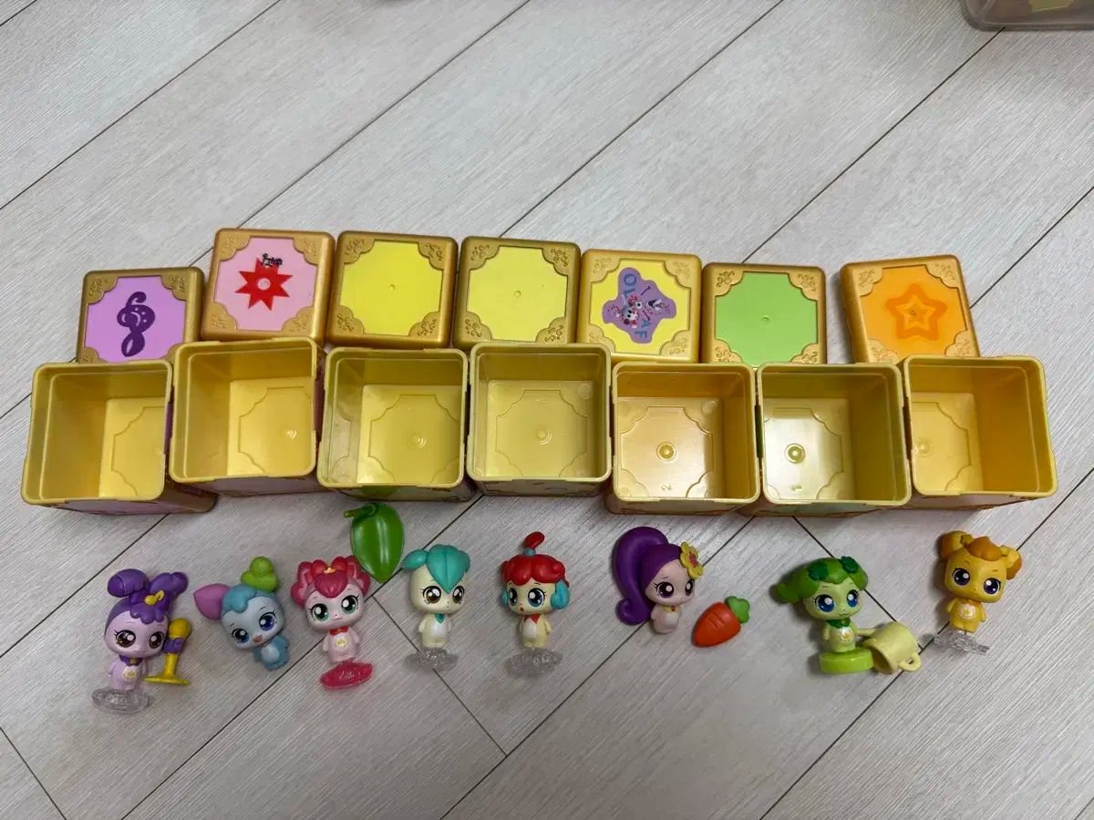 ティニッピング フィギュア まとめ売り (ラップ ハッピング ユルピング モヤ バイピン チャチャピン アザピング ウェビング