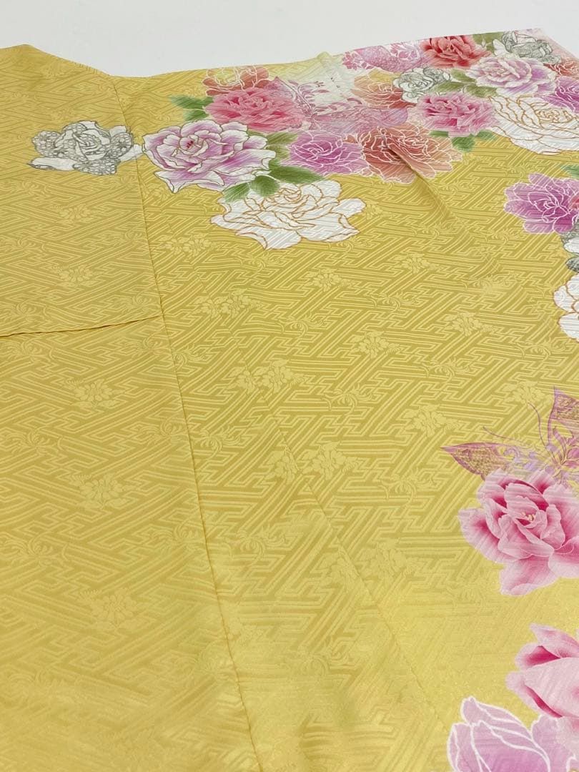 振袖 仮絵羽 銀通し ラメ刺繍 金彩 紋意匠 薔薇 正絹 未仕立て品 八掛付き 振袖 仮絵羽 銀通し ラメ刺繍 金彩 紋意匠 薔薇 正絹 未仕立て品