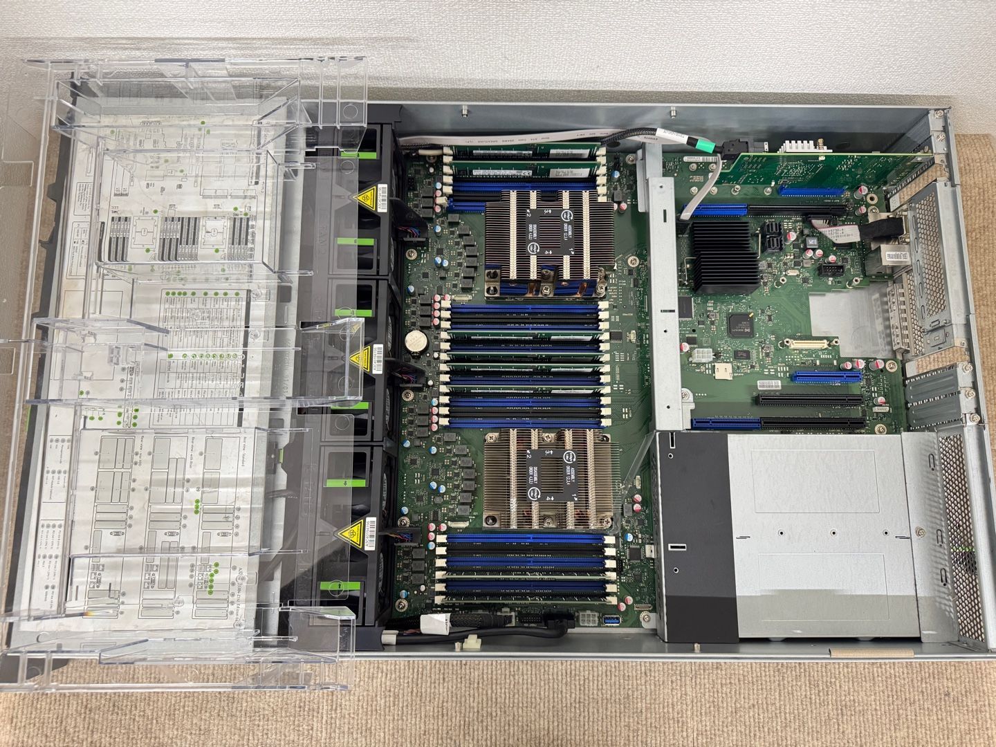 Fujitsu Primergy RX2540 M4 LFF 4Bay 2x Gold 6140 18Core 2.30GHz