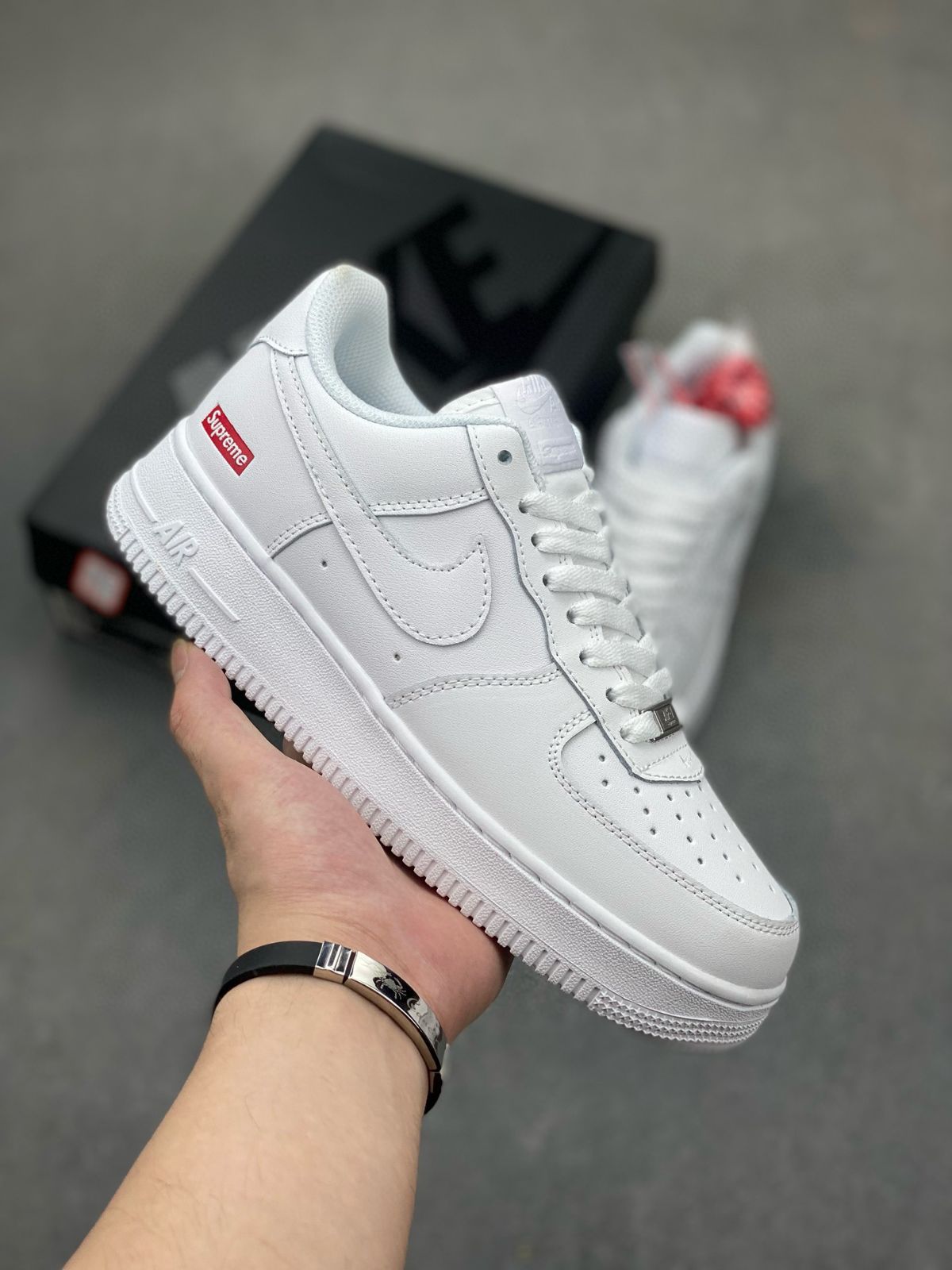 [希少✨1] 新品 NIKE ナイキ スニーカー エアフォース supreme × NIke Air Force 1 Low スニーカー メンズ レディース ローカット 男女兼用 並行輸入品