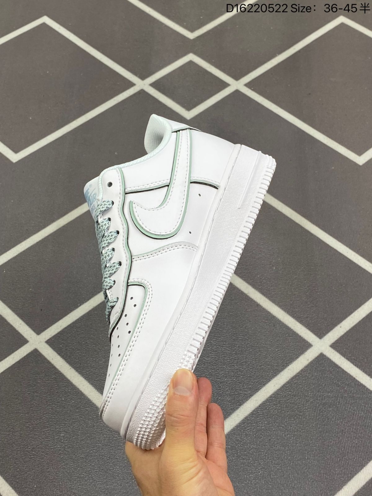 ナイキ スニーカー Nike Air Force 1 Low 07 Stussy BQ6425-109 男女兼用 並行輸入品