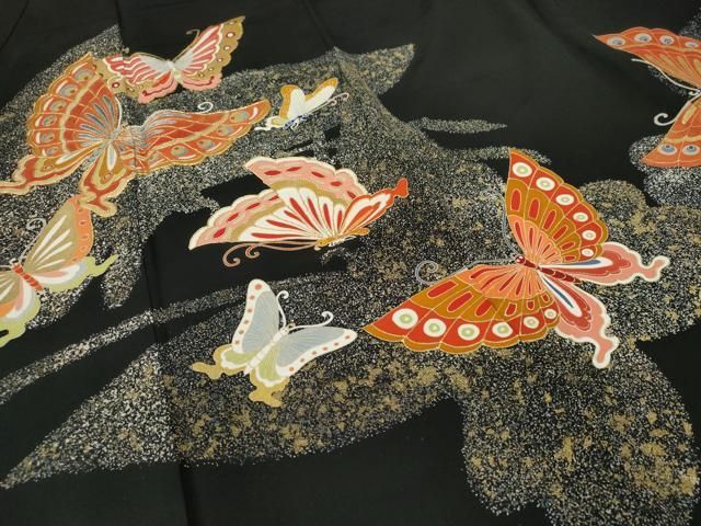 黒地 鷲と花模様 着物 絹製 黒地 鷲と花模様 着物 絹製