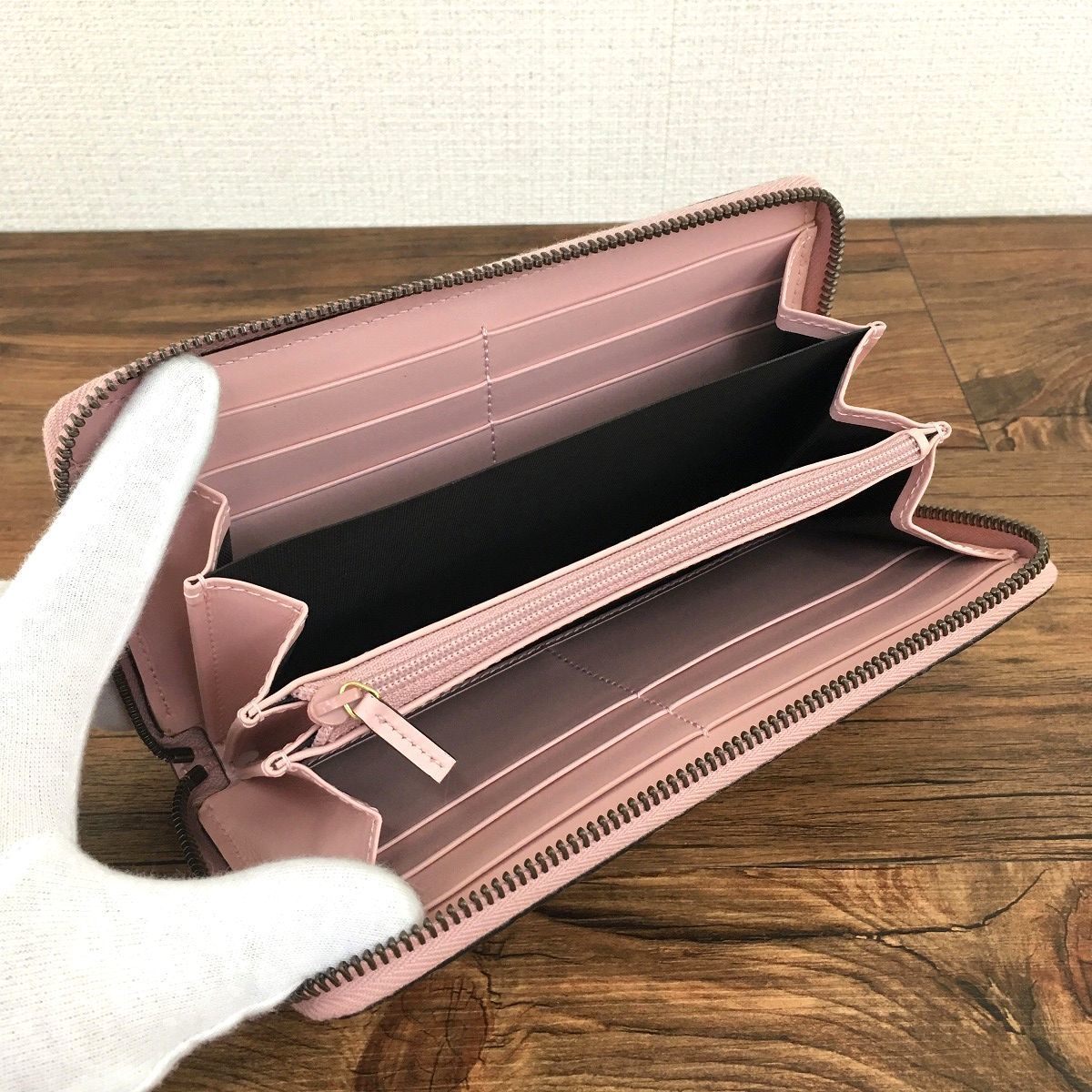 301 送料込み！ 極美品 GUCCI ジップウォレット 548058 ピンク  