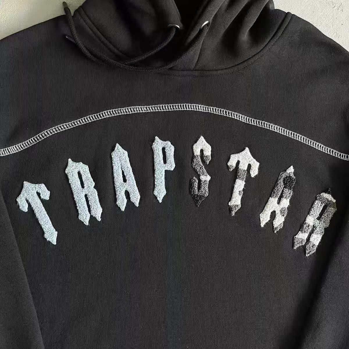 トラップスター Trapstar Central Cee セットアップ  M