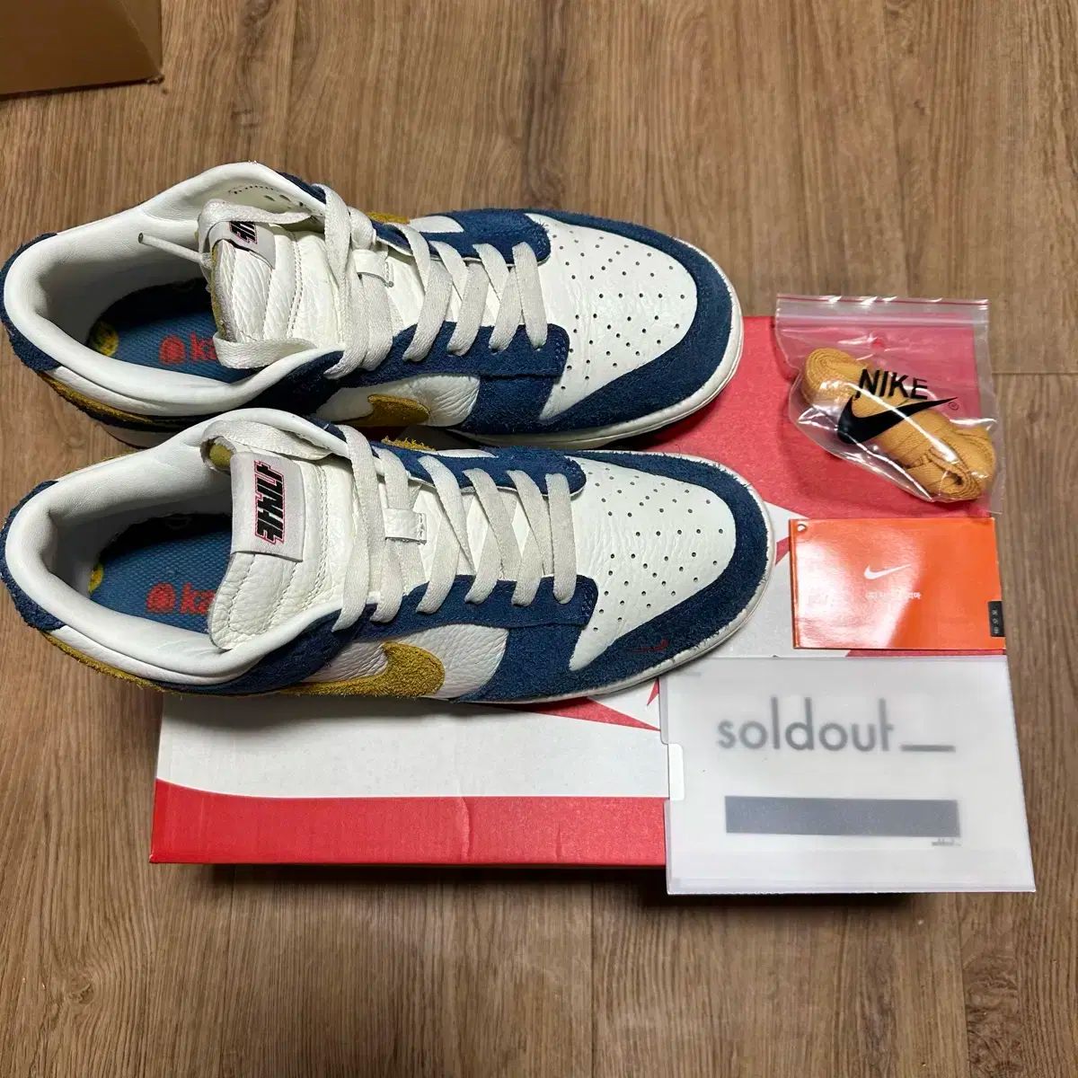 260 NIKE(ナイキ) x Kasina(カシナ) ダンク ロー 80 ' s バス ほぼ新品