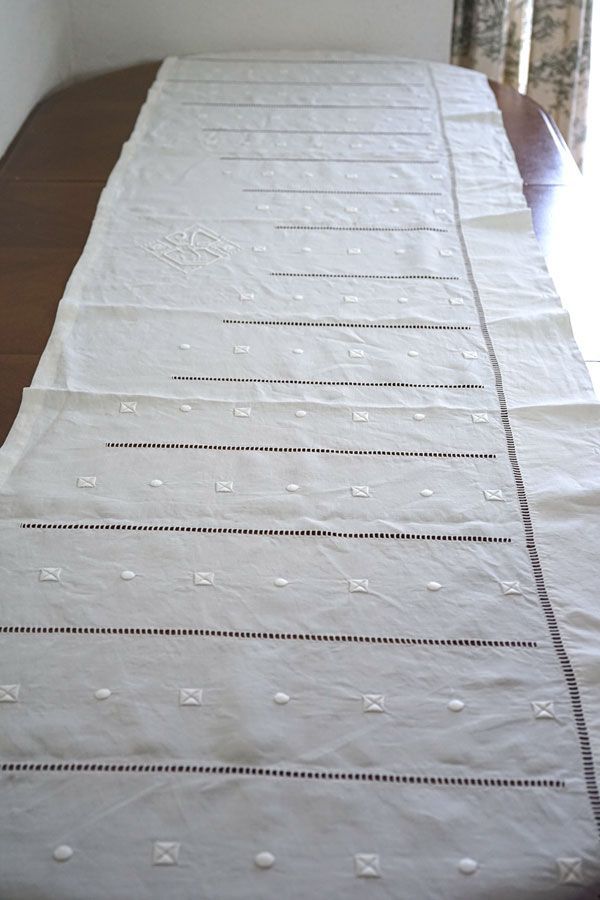  アールデコのホワイトワーク刺繍＆CGのモノグラム刺繍のドラ ベッドリネン gli 0382 アンティーク雑貨 美術品 アンティーク コレクション