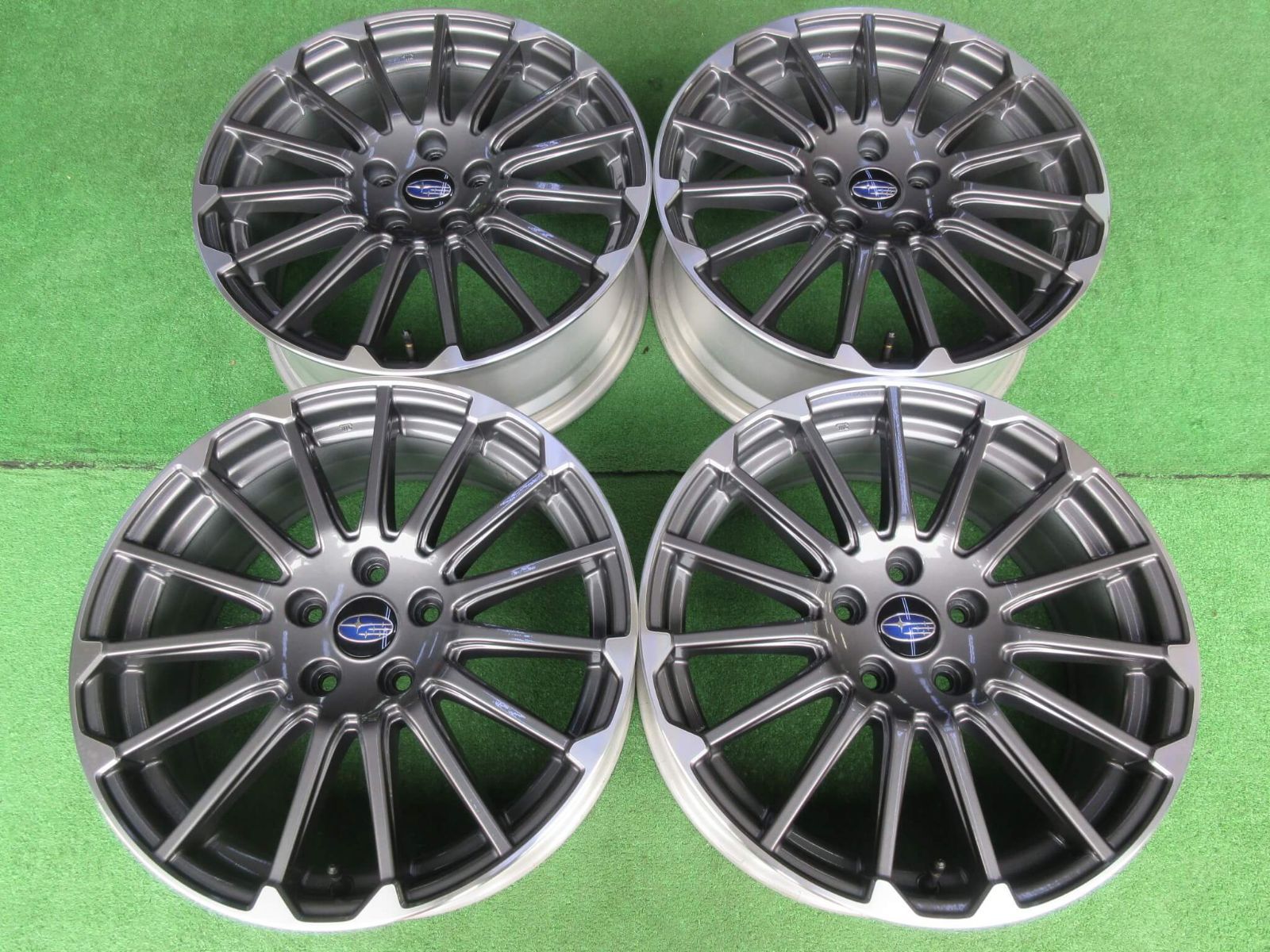 スバル ＶＭ系ＳＴＩレヴォーグ純正ホイール 7.5J-18 5H114.3 55 グレーポリッシュ です