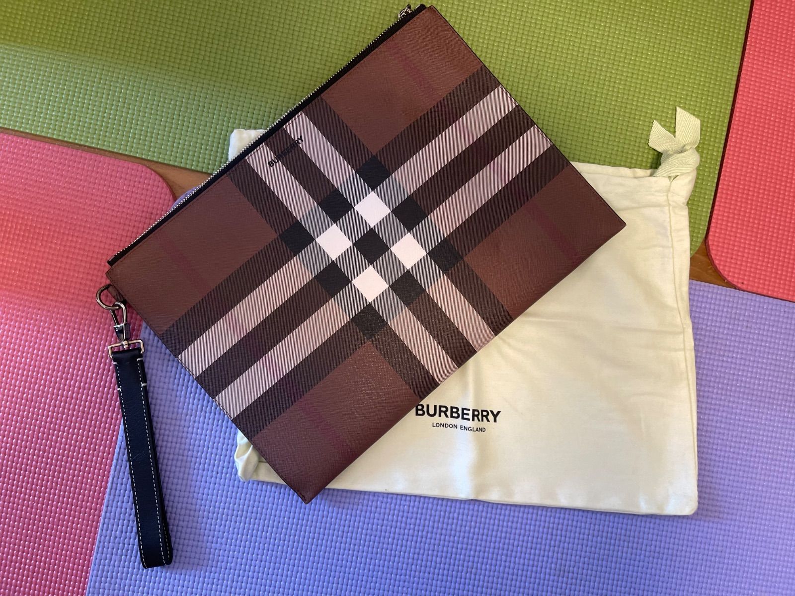 【希少】BURBERRY ジップポーチ LG EDIN GC9 ブラウン 希少】BURBERRY ジップポーチ LG EDIN GC9 ブラウン BURBERRY