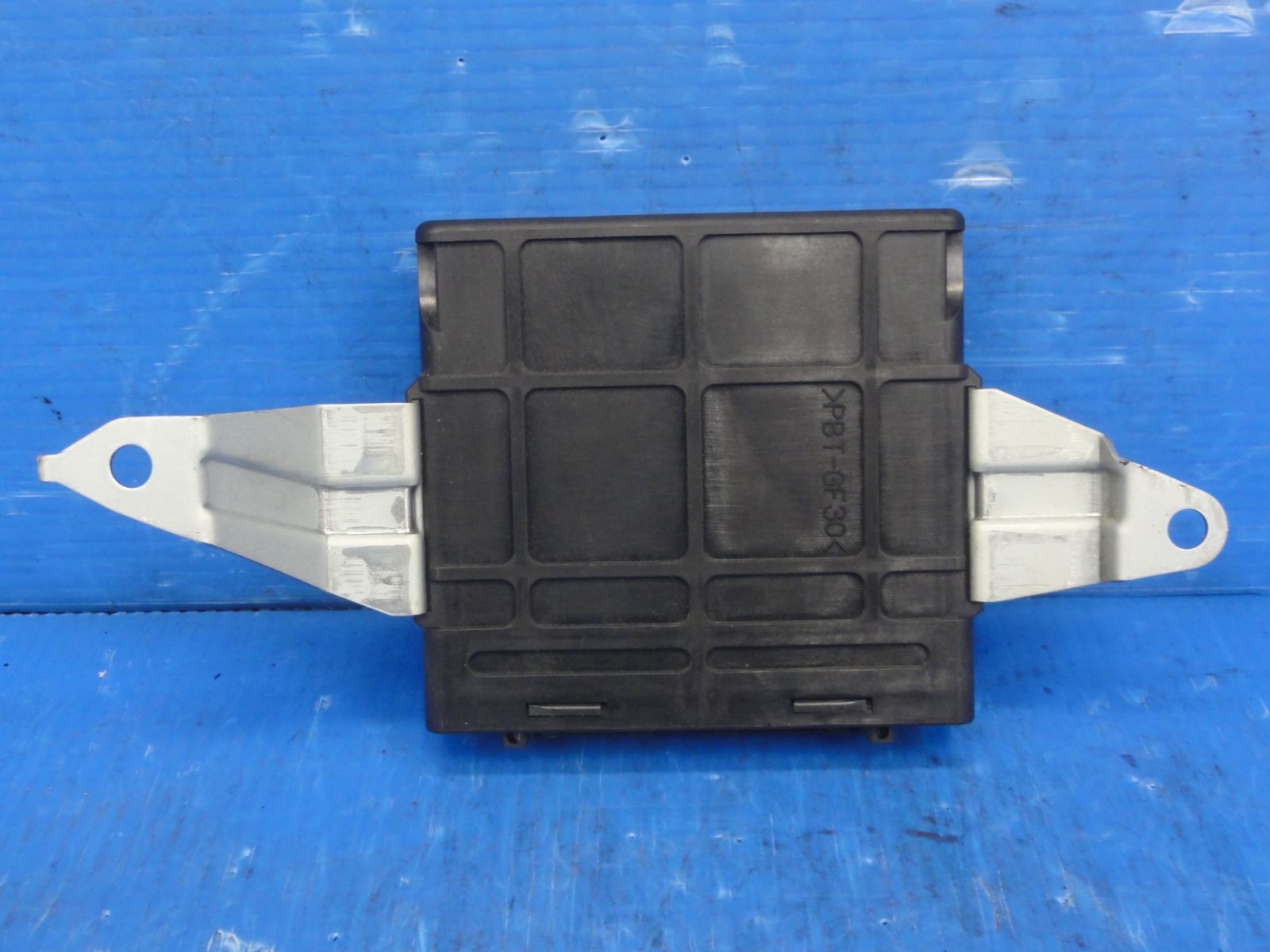 平成20年車　三菱　U61V　ミニキャブ　エンジンコンピューター　純正　1860C757　E6T44882 HQ　動作OKF28263