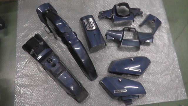 カブ 50 FI カスタム AA01-1719xxx の 外装セット 傷 1758249581