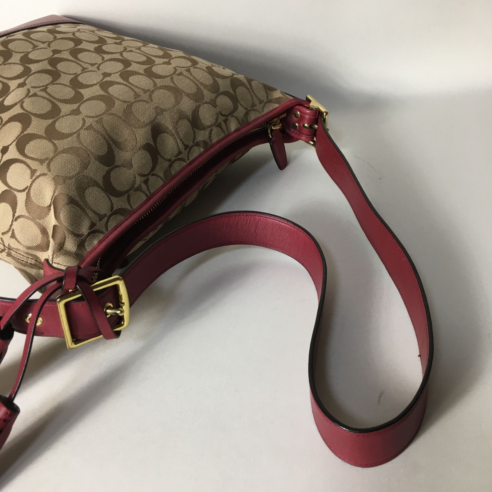 2505-249｜美品｜コーチ シグネチャー ショルダーバッグ レッド - メルカリ