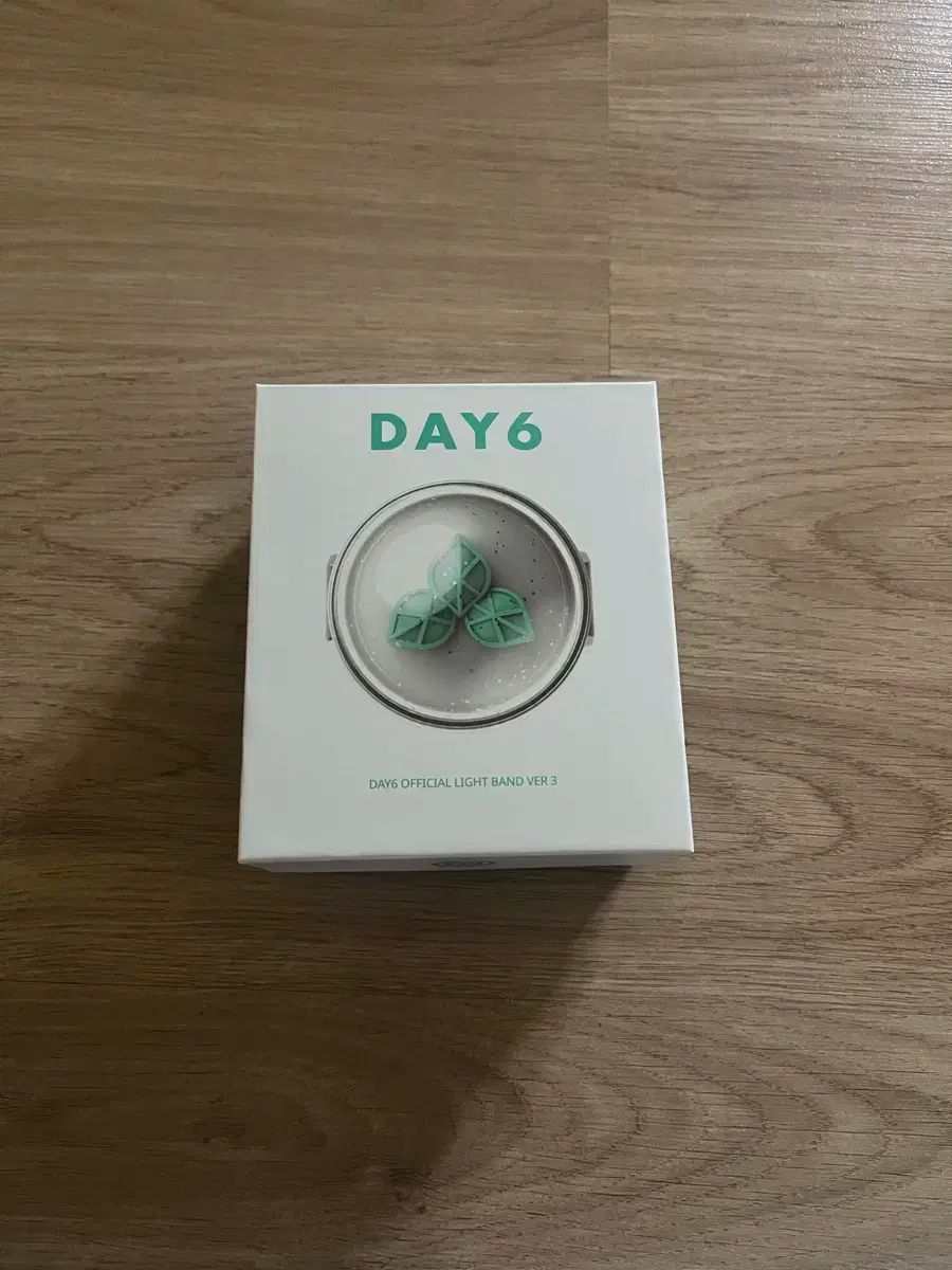 DAY6 OFFICIAL LIGHT BAND VER.3 公式ペンライト Amazon.co.jp: デイシックス DAY6 - OFFICIAL LIGHT BAND VER 3