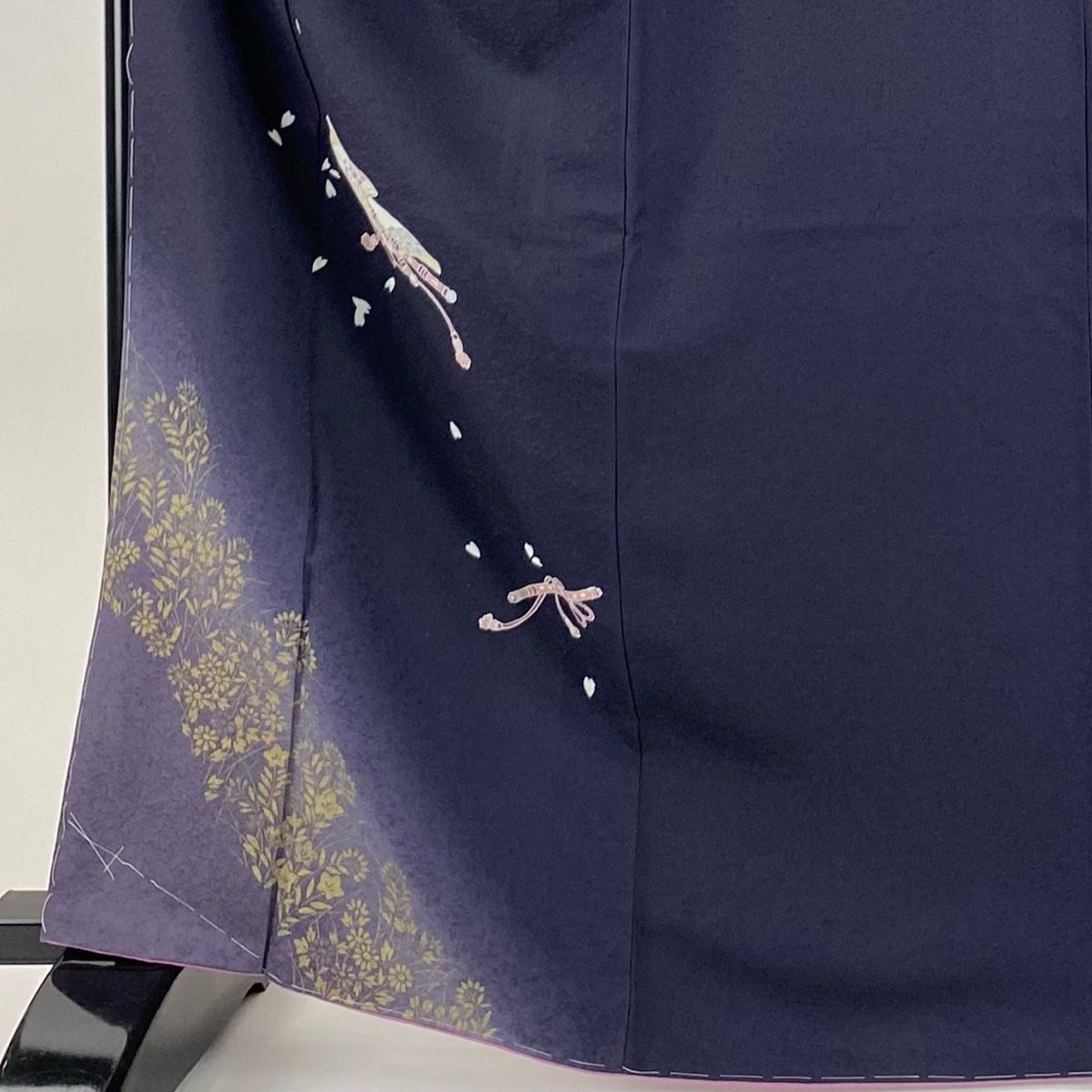 付下げ 身丈166cm 裄丈70cm L 袷 笛 草花 金彩 ぼかし 濃紫 正絹 秀品