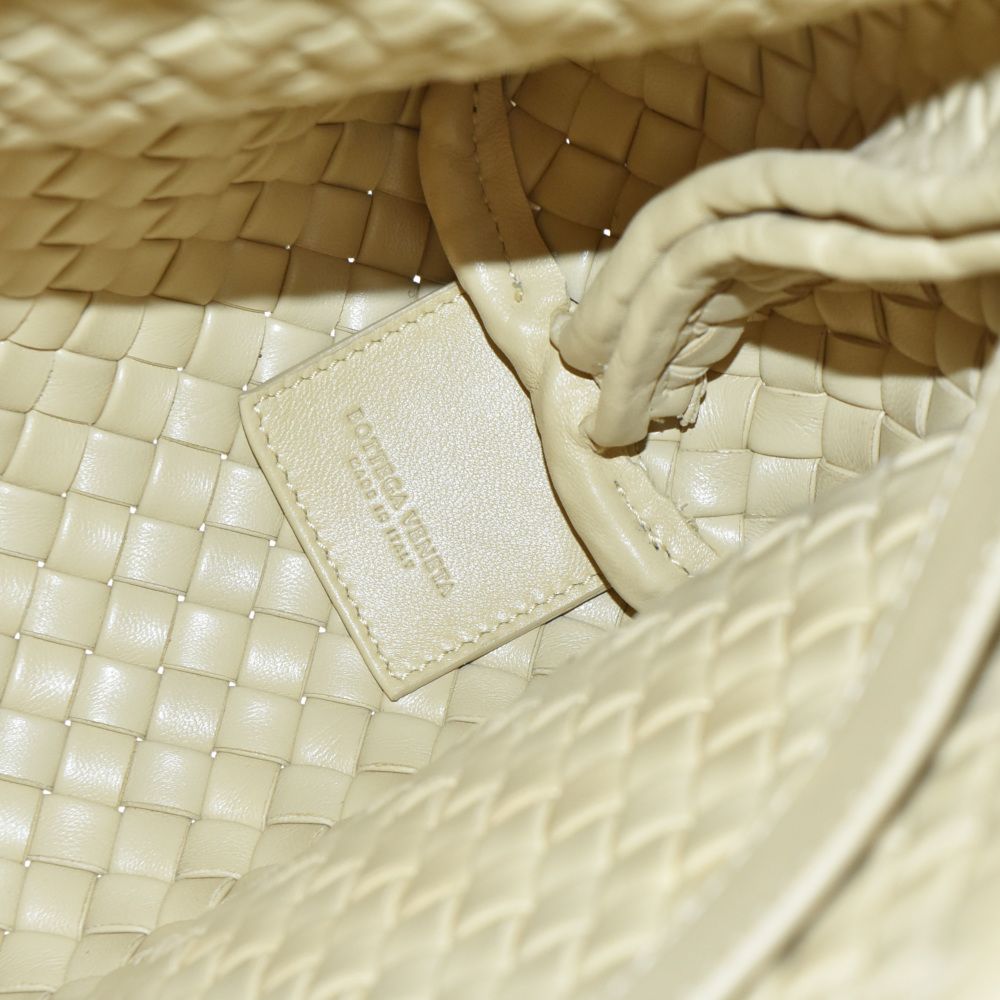 BOTTEGA VENETA ボッテガヴェネタ 21AW Fold Almond 640730 フォールド ショルダーバッグ アーモンド イントレチャート レザー