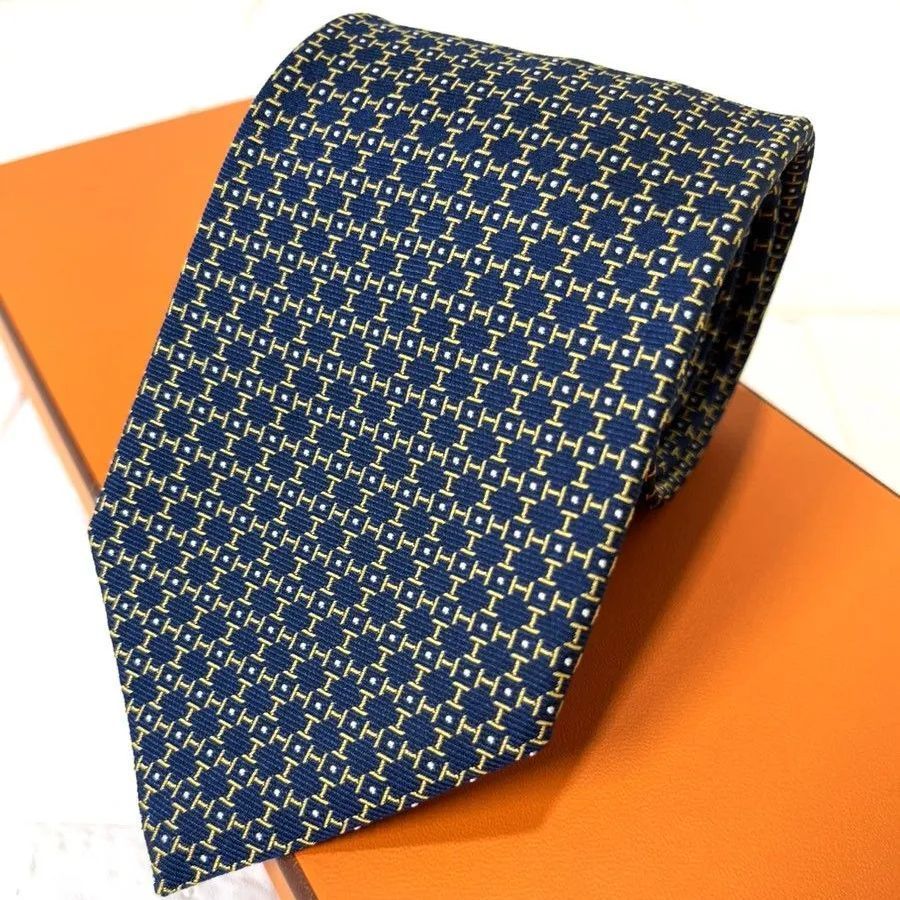 ️新品未使用品️エルメス HERMES H柄 シルクタイ 中古未使用品 エルメス HERMES \"ファソネ H\" H織りタイ 8cm H柄