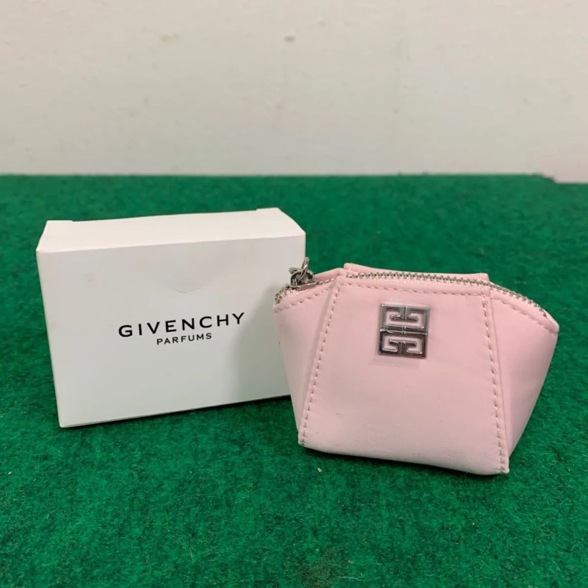 GIVENCHY ポーチ ノベルティ 非売品 - ポーチ