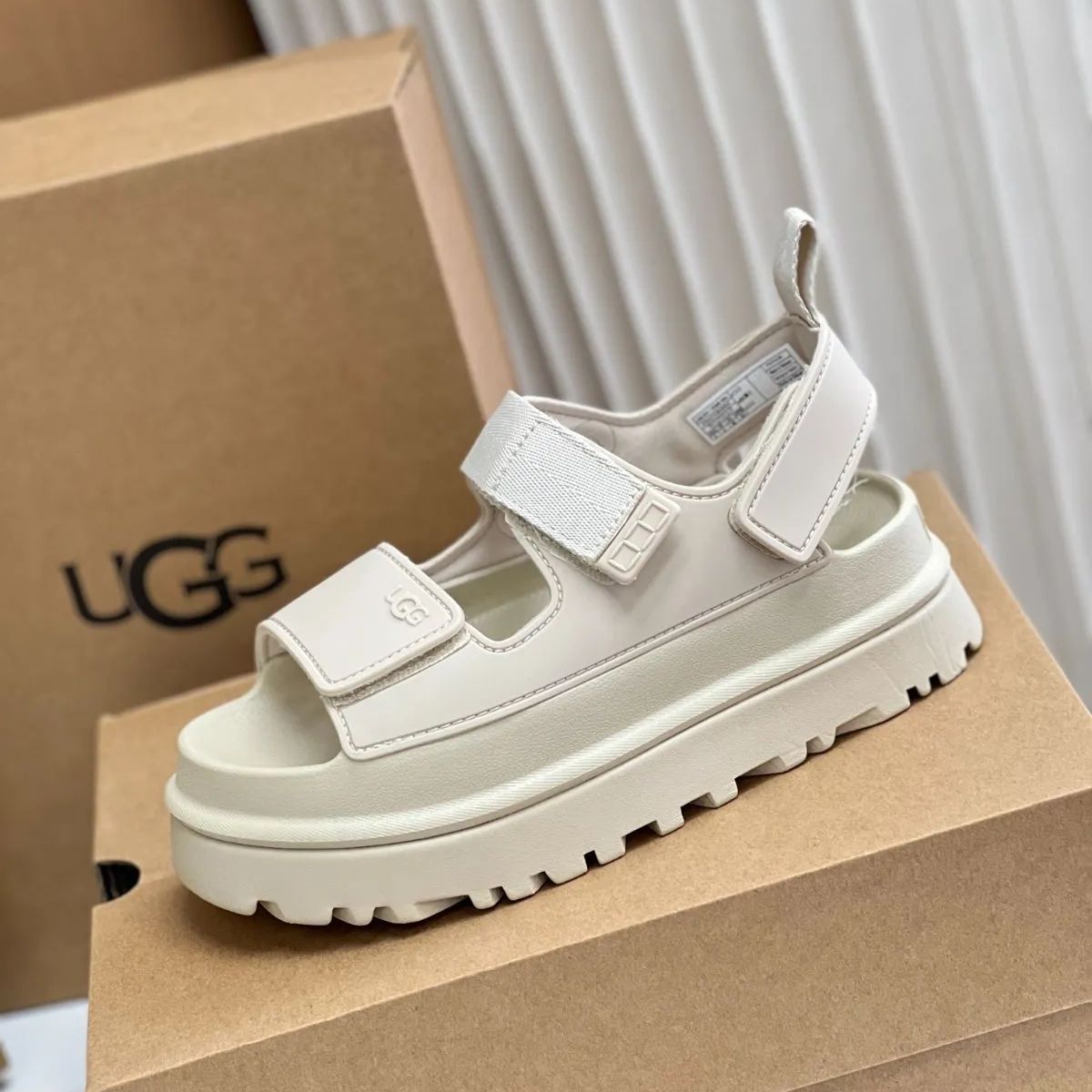 UGG アグ