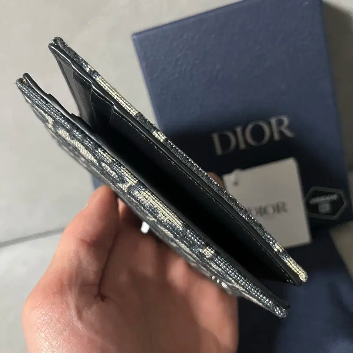 ほぼ Dior