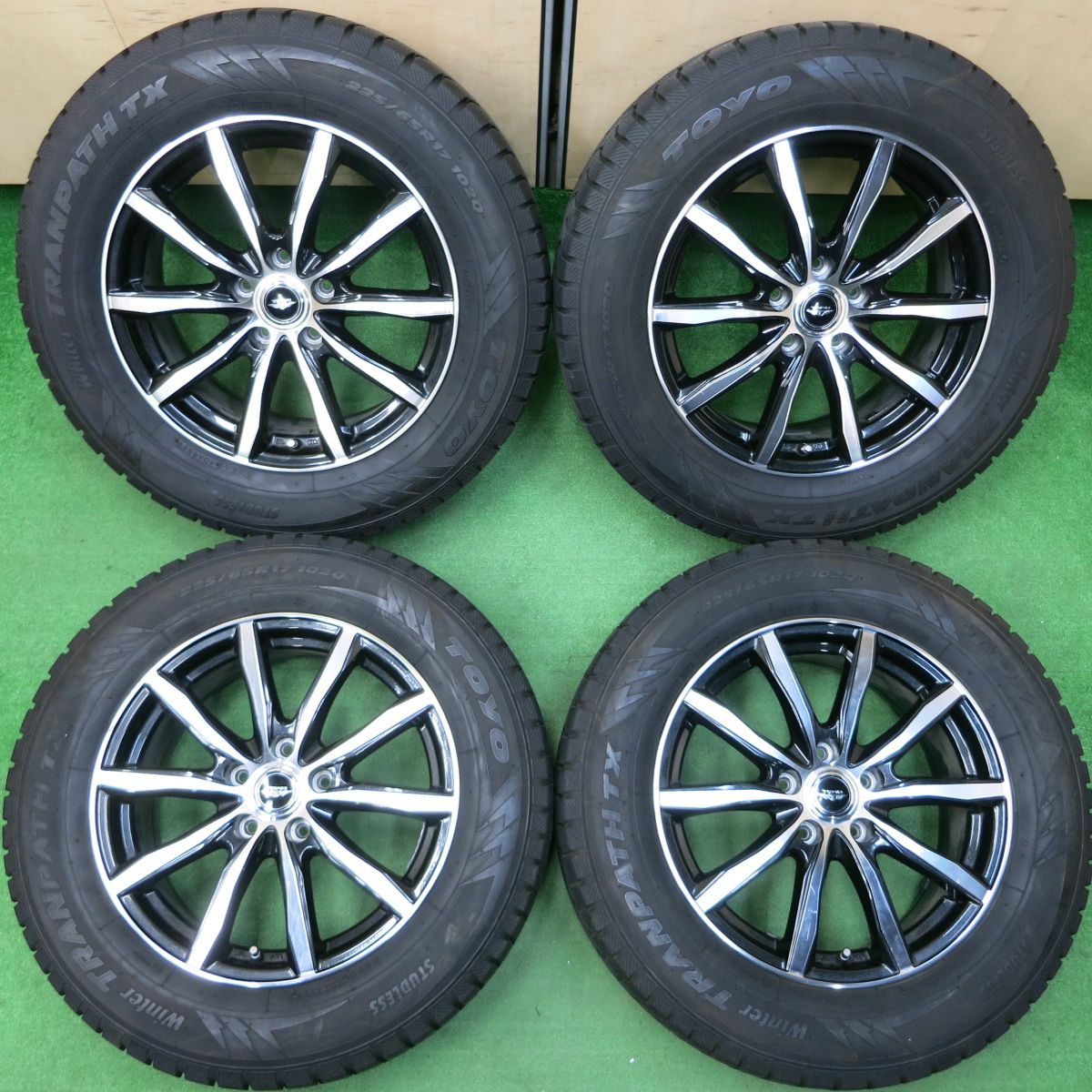 *送料無料*バリ溝！キレイ！9.5分スタッドレス 225/65R17 トーヨー ウインター トランパス TX TEAD テッド 17インチ PCD114.3/5H4011004イス