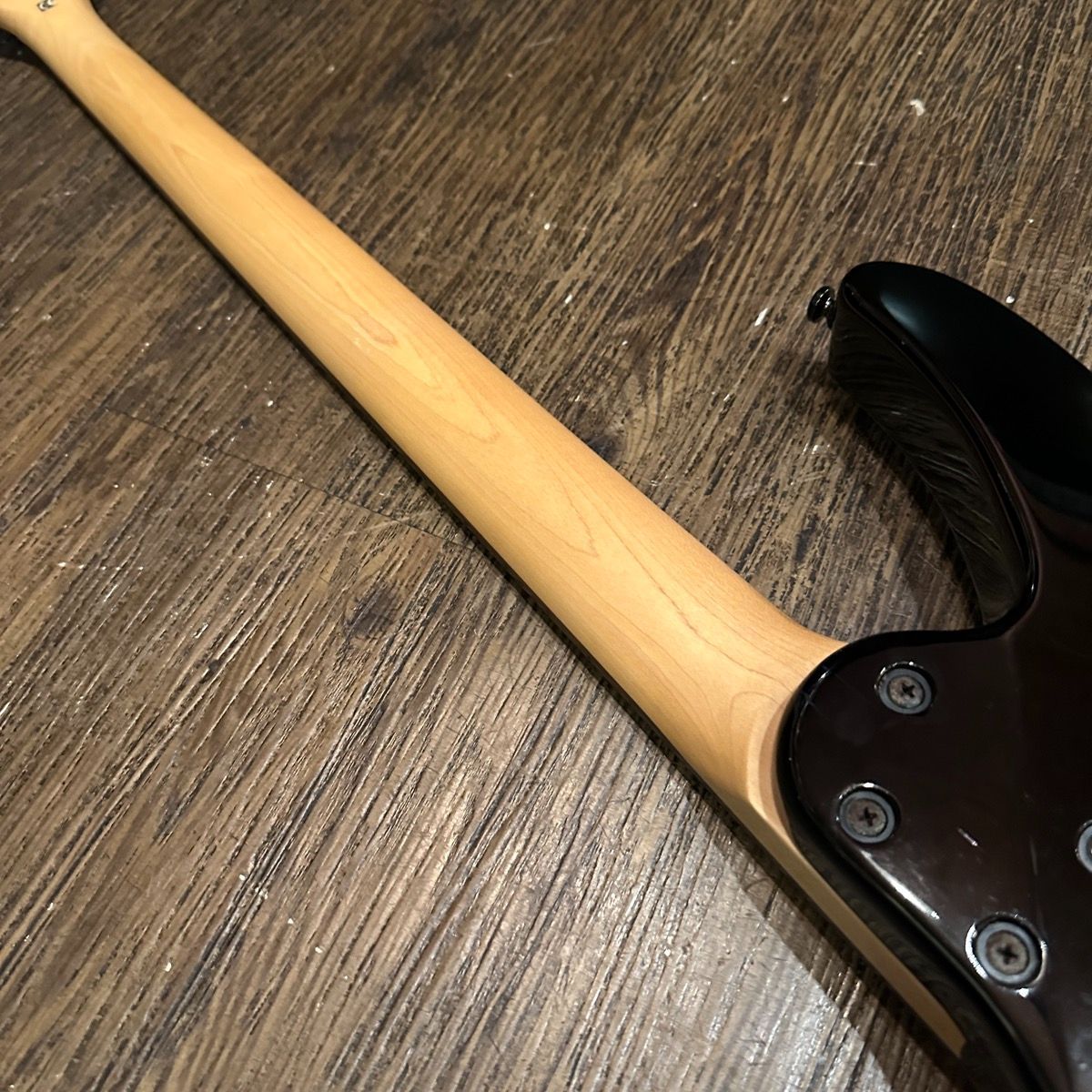Washburn BB14 Electric Bass ワッシュバーン エレキベース