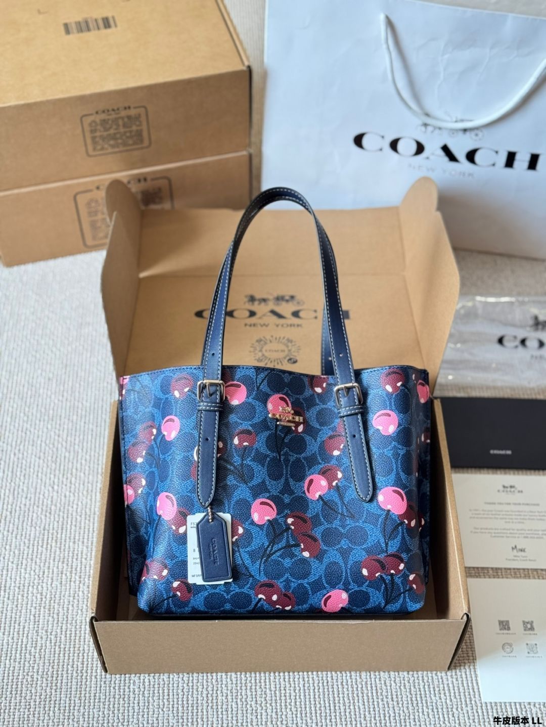 すぐ届く【COACH】シティ ミニトートバッグ チェリープリント COACH(コーチ) / シティ ミニトートバッグ/チェリープリント